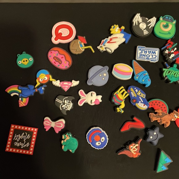 Random Croc charms - Picture 2 of 2